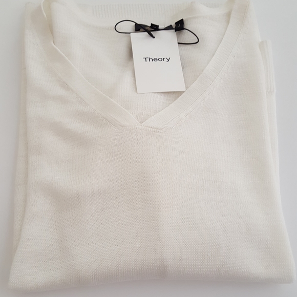THEORY NWT Larlissa Lightweight V-Neck Swe… - Picture 7 of 15